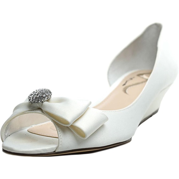 nina ronelle wedge pump